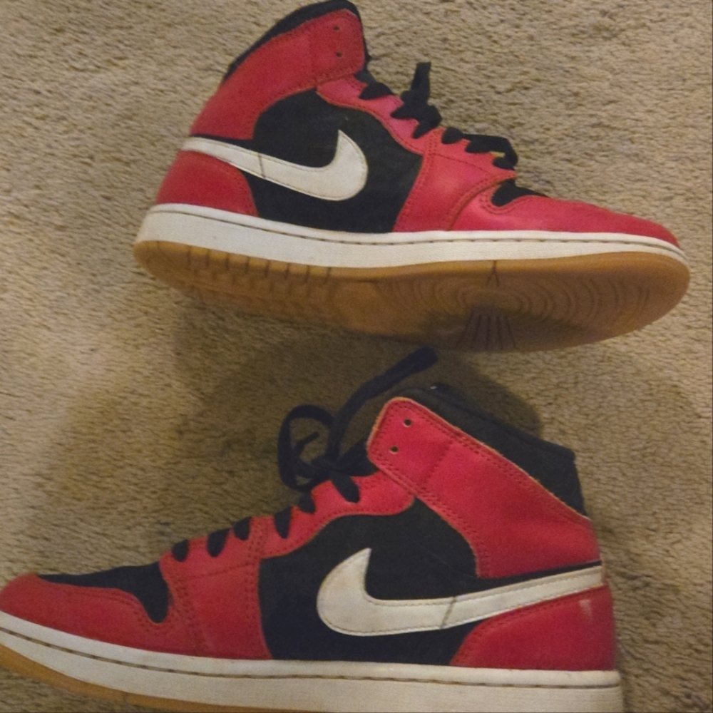 Jordan 1 SE Mid Size 7.5